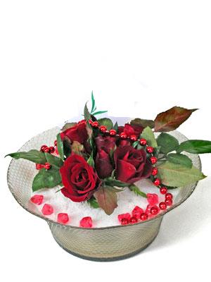 Ankara  Çiçekçi firmamızdan  sevilenlere çiçek Cam içinde 5 gül Ankara çiçek gönder firması şahane ürünümüz 